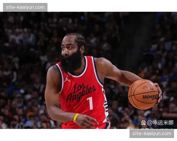 快船外线火力全开命中17记三分 伦纳德复出23分稳定军心